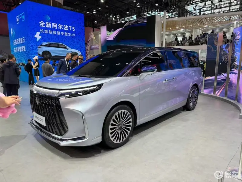 极狐汽车：“技术派”的进击与2026年的双线革命(图1)