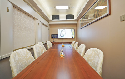 火车包间竟有独立卫生间,银发旅游专列藏着这些适老秘密(图2) 火车包间竟有独立卫生间,银发旅游专列藏着这些适老秘密(图2)