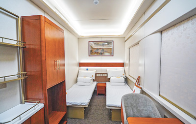 火车包间竟有独立卫生间,银发旅游专列藏着这些适老秘密(图3) 火车包间竟有独立卫生间,银发旅游专列藏着这些适老秘密(图3)