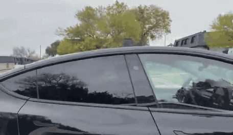 特斯拉无人驾驶测试引争议，安全与商业化前景如何？(图1)