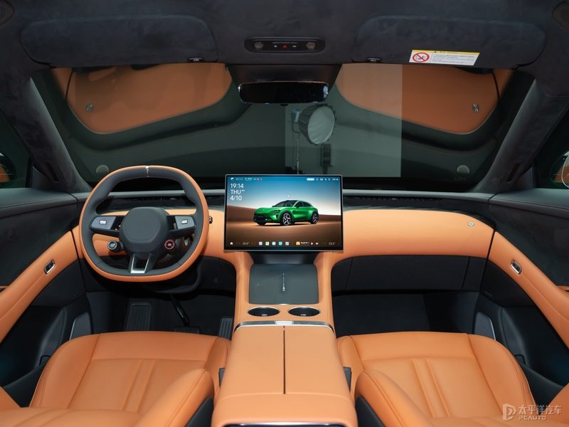 小米YU7 SUV上市热销，轿跑设计智能科技引领新潮流(图7)